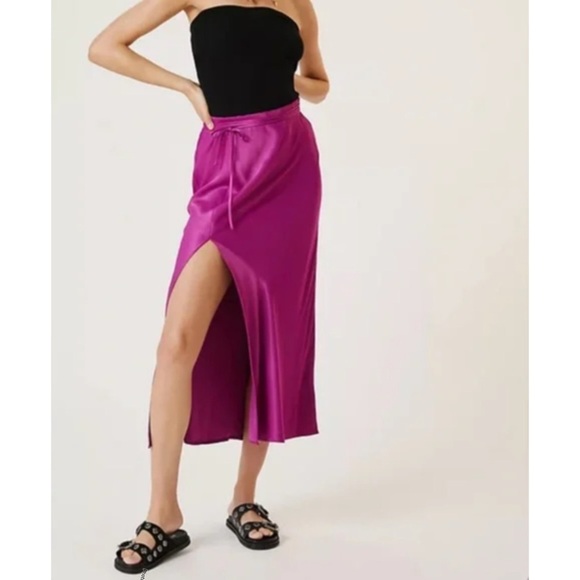 Anthropologie Pink Asymmetrical satin Midi Skirt size xxs - Picture 1 of 7